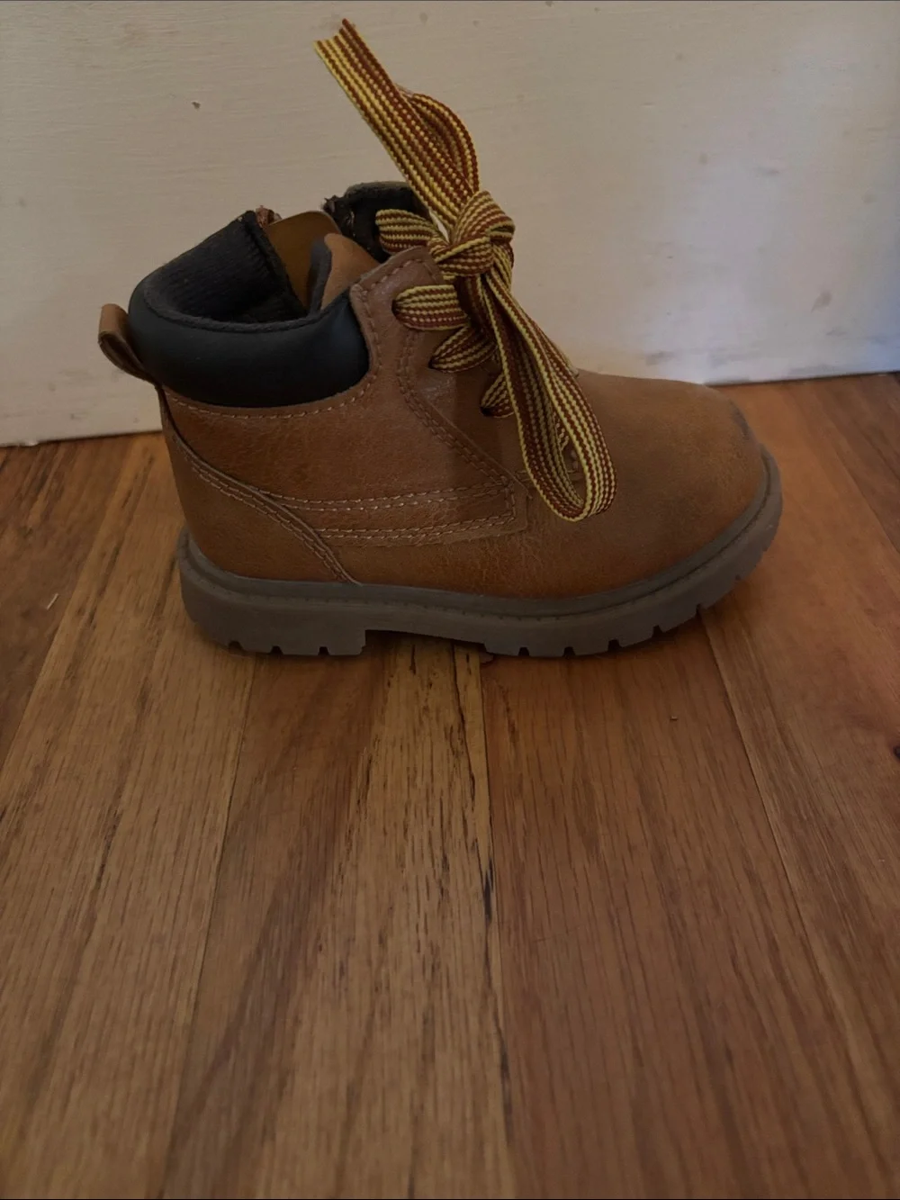 Carter’s Toddler Boots (Baby/Toddler 6)